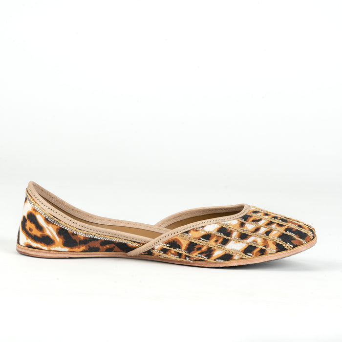 Mystic Wilds Closed Flat (Jutti) - Brown | Anakh